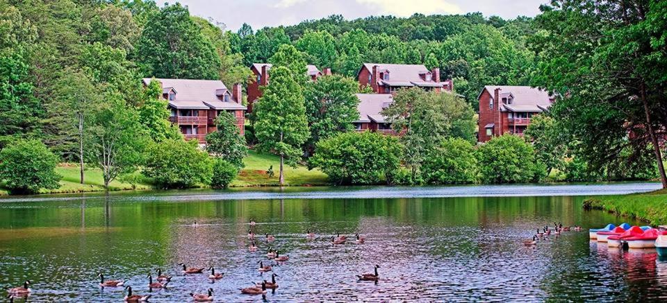 Country Hideaway At Mountain Lakes Resort Cleveland Exterior photo